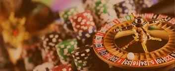 a80mm ကစားသူများ ဘောလုံးနှင့် Live Casino ကစားနေသည့် မြင်ကွင်း